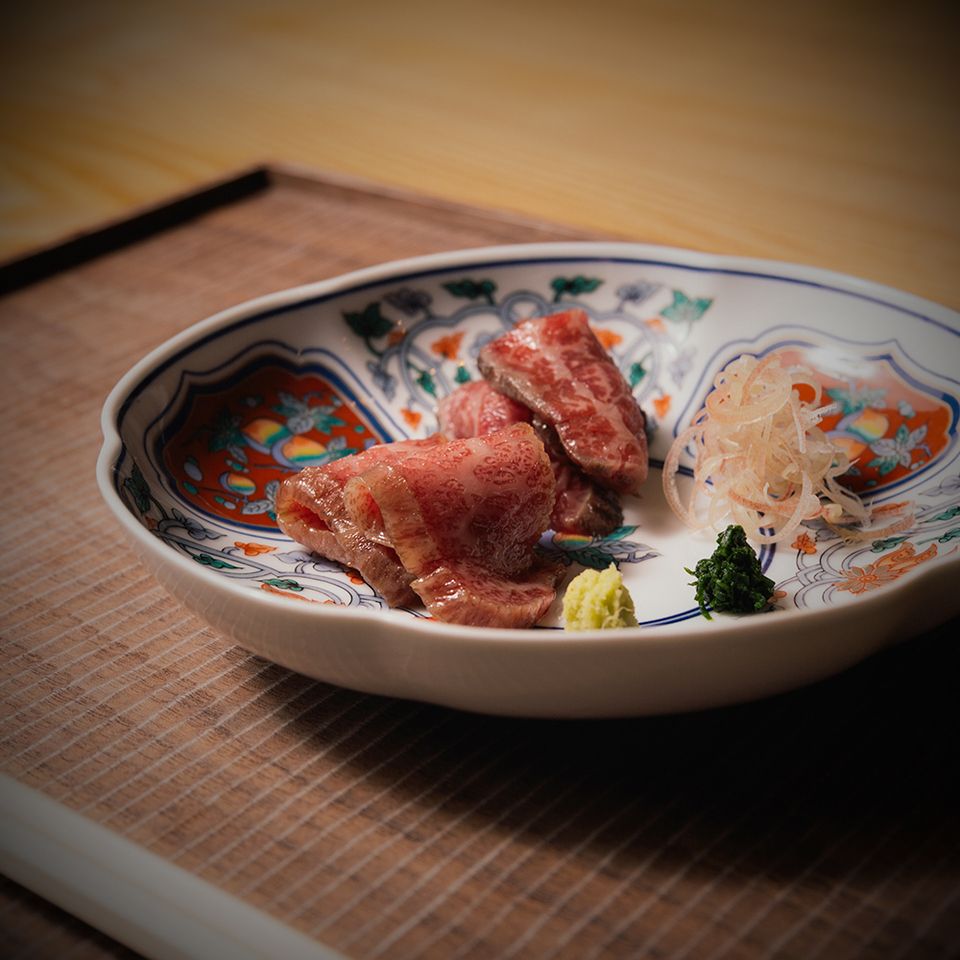 [Habitación privada] Plato corto de carne de res japonesa cuidadosamente seleccionada y mariscos de temporada, alrededor de 8 platos en total