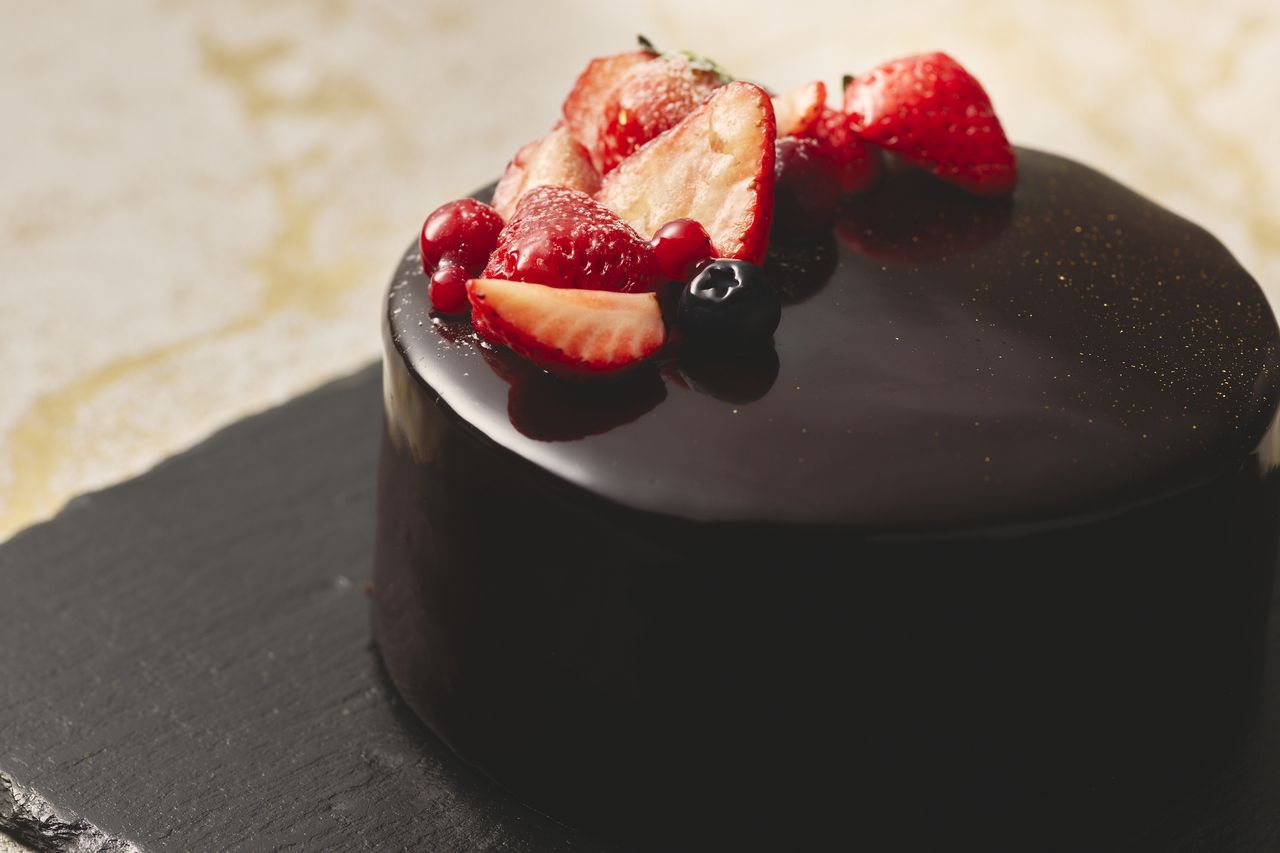 Chocolate cake  (Whole cake 15cm)