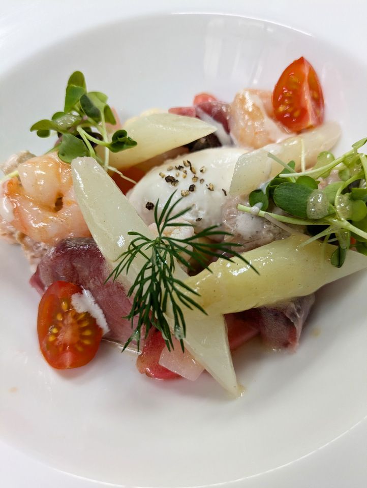 フリードリンクとお魚料理とお肉料理のダブルメインラン