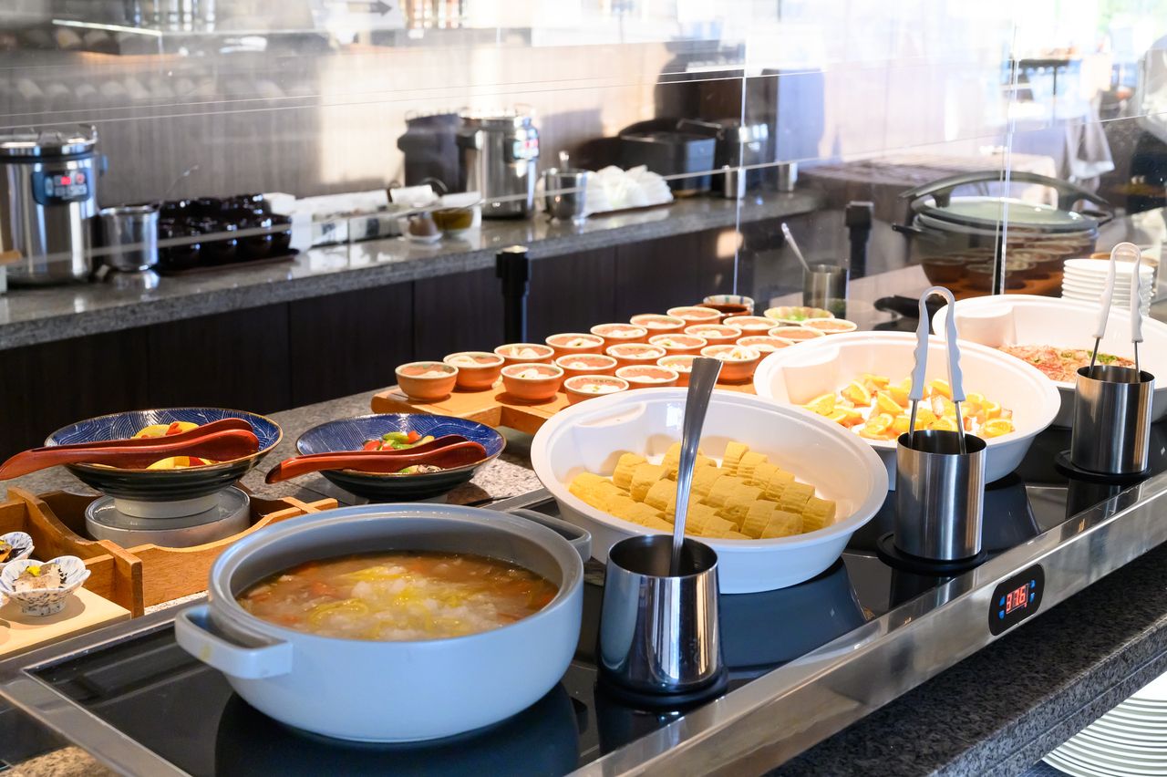  [Seahorse Morning Buffet] + Approximately 40 types of Japanese and Western buffet where you can enjoy spiny lobster bisque soup