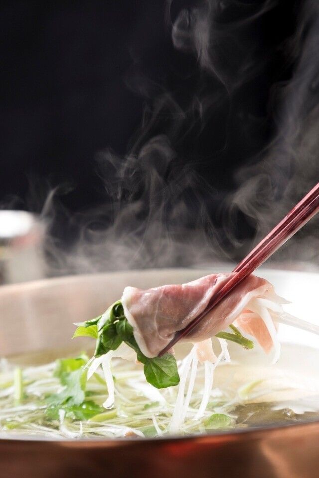 【木ノ子の鴨しゃぶコース5600円】先付け3種、手羽先一夜干しの素揚げ、サラダ、木ノ子の鴨しゃぶ余った出汁で雑炊で〆れる計7品