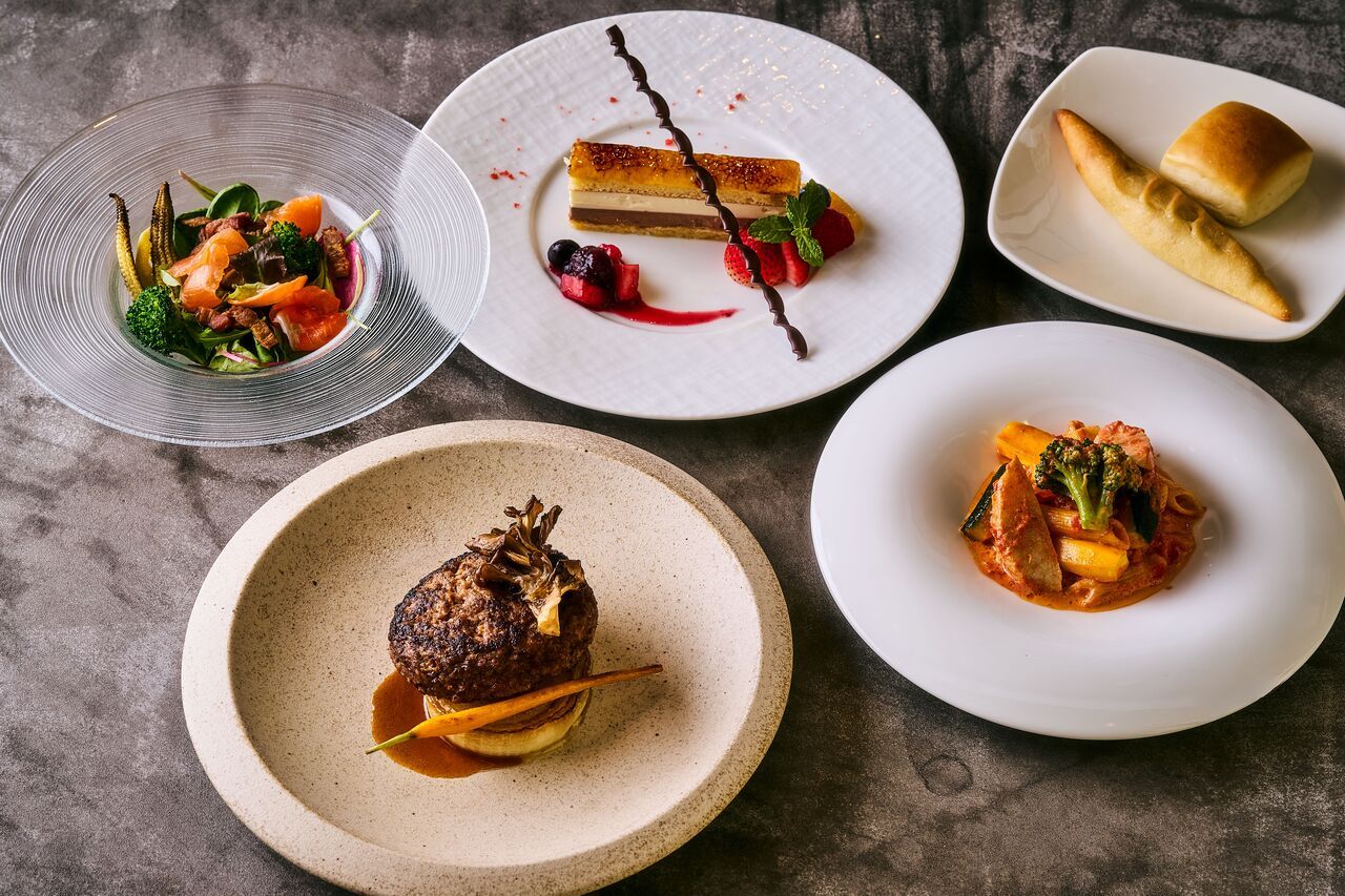 ウッドサイドダイニングのスペシャルランチ　薪火スタイルコース