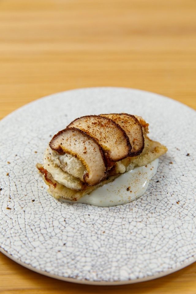 【季節のおまかせディナーコース8皿】　前菜2皿  パスタ2皿　メイン魚料理1皿　肉料理1皿　デザート1皿（1カ月半を目安にコース内容変更致します）