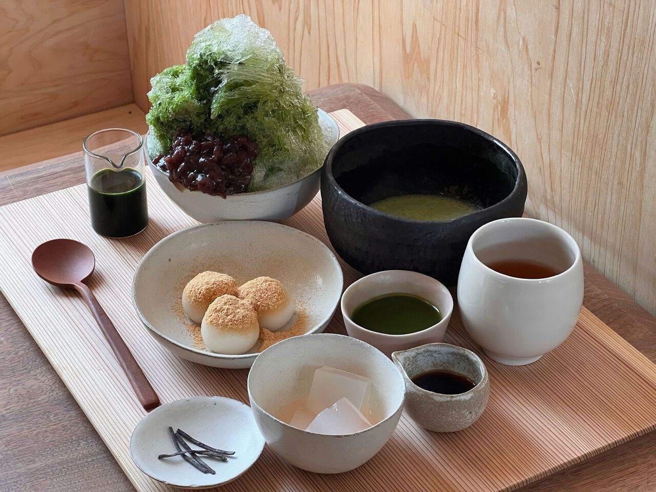 かき氷、白玉一皿（三玉）、抹茶、水羊羹（抹茶）