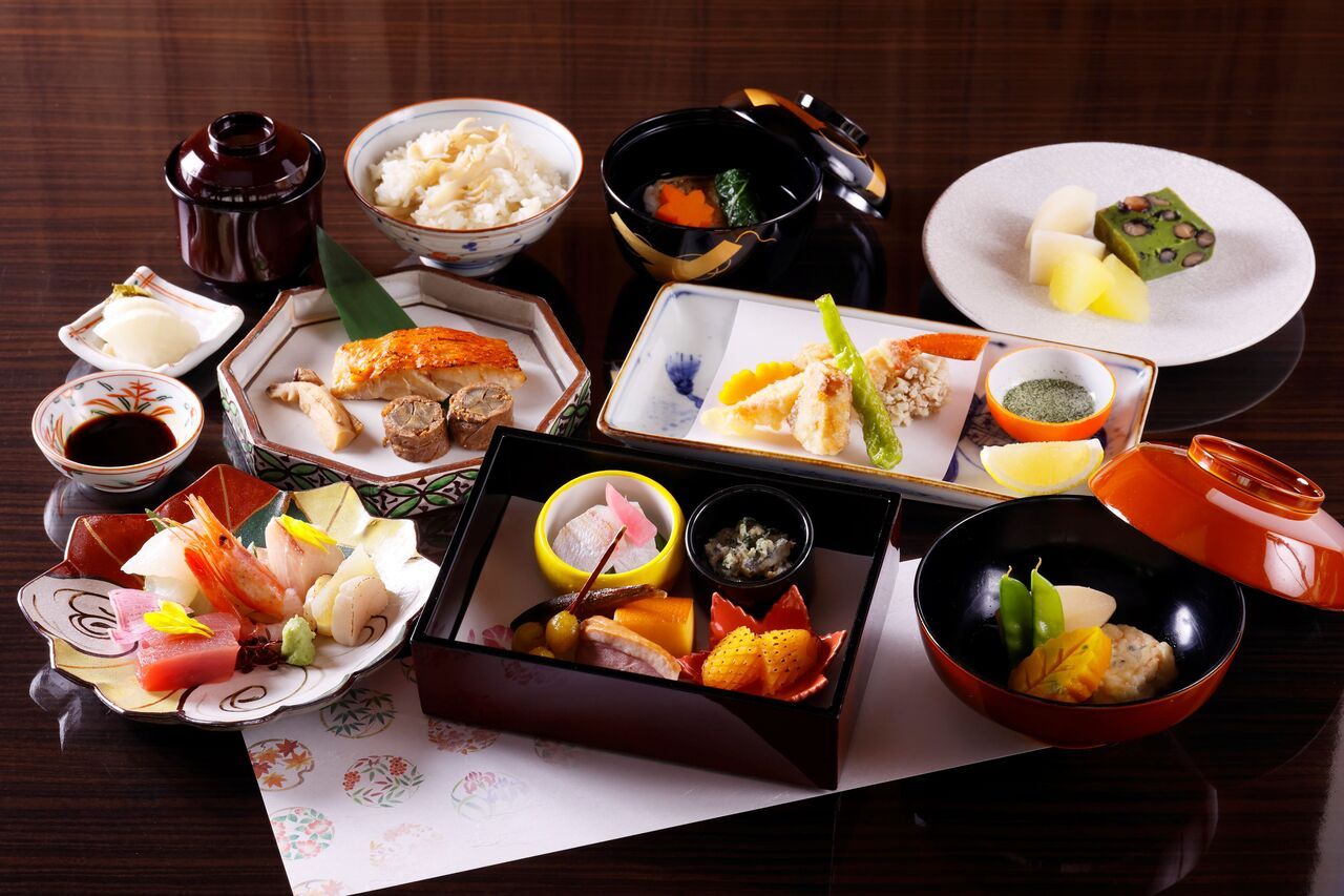 Hakuho Kaiseki course 12,500 yen