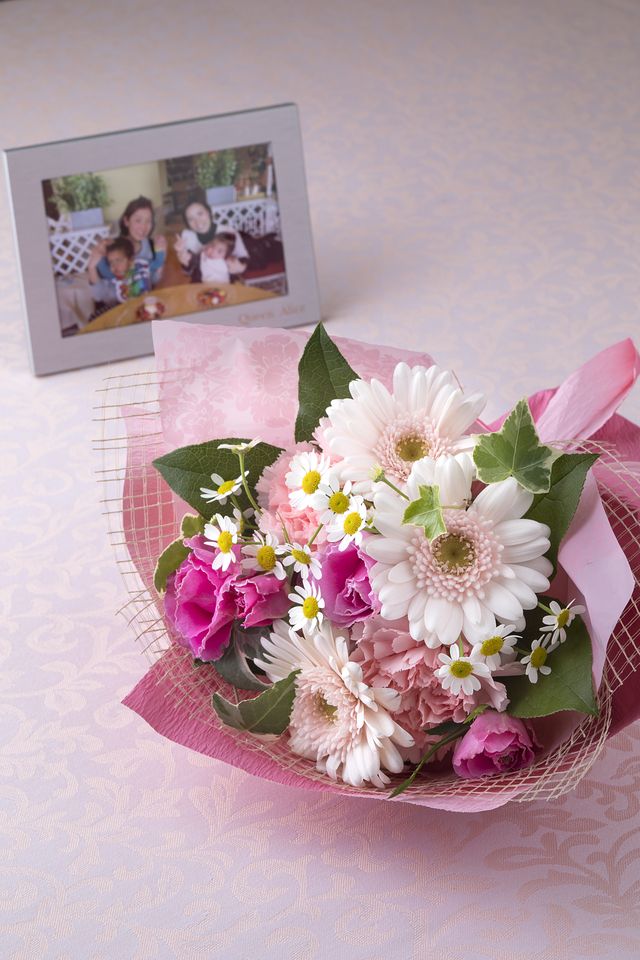 プランA 記念日バースデーセットブーケスタイルの花束と写真＆オリジナルフォトフレーム＜お食事のオーダーと一緒にご注文ください。＞