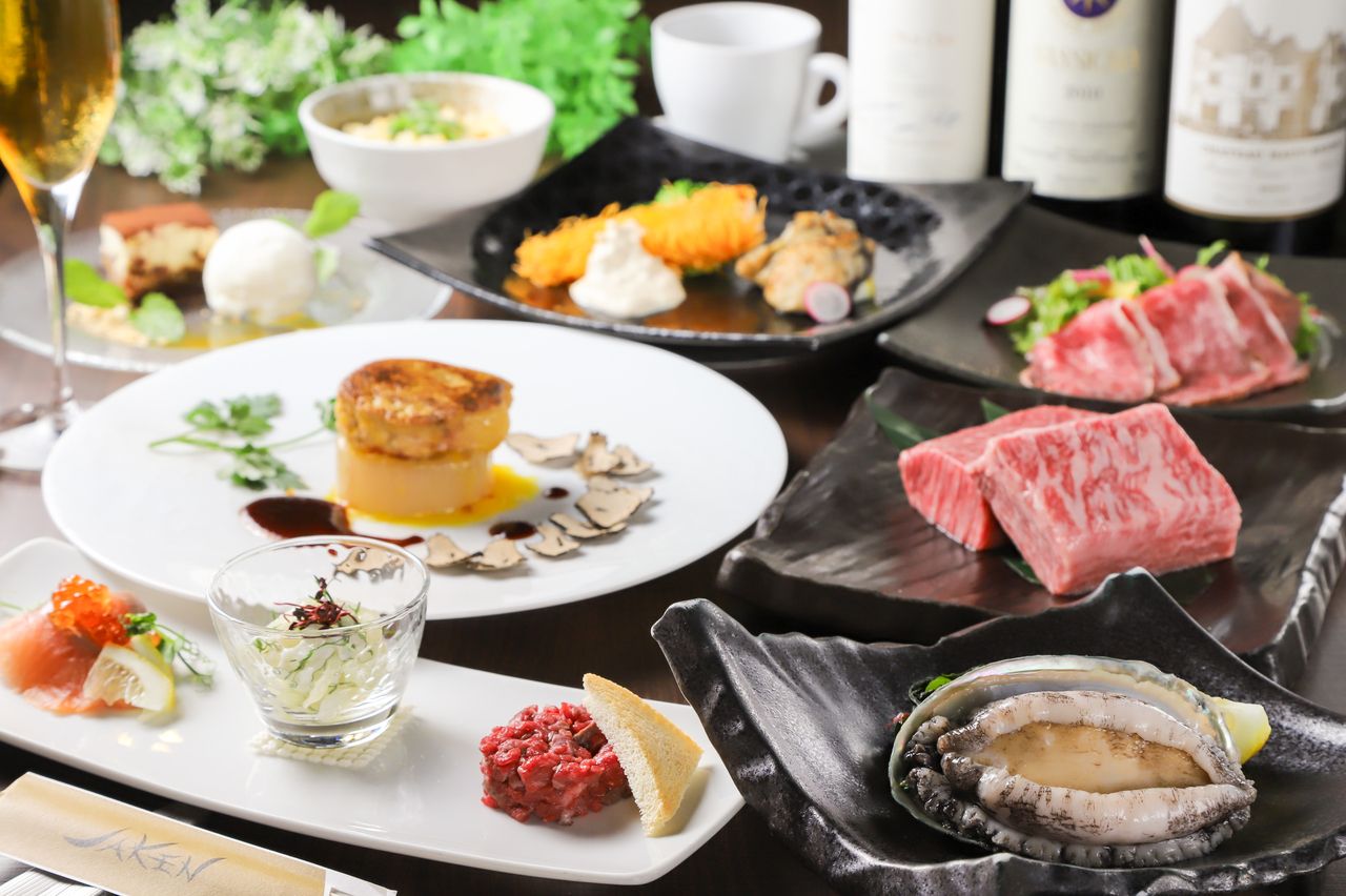 【冬限定】特撰黒毛和牛＆鮑・フォアグラ贅沢鉄板焼きコース【2月28日まで】