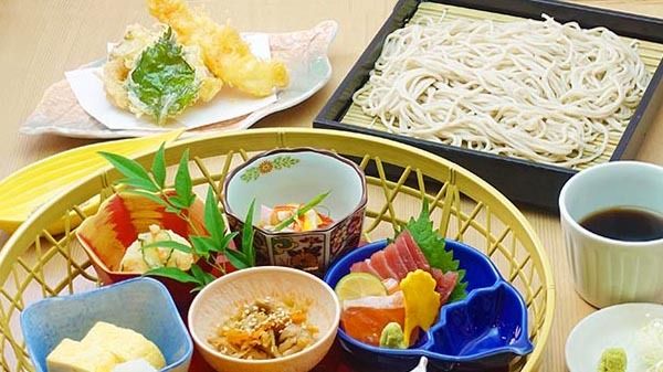 HANAKAGO-GOZEN [Flower Basket Meal ~ Tempura Color]