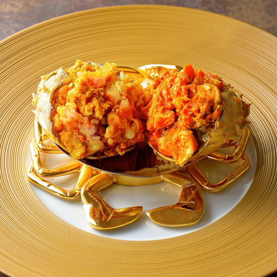 (Lunch & Dinner) 【Double Shanghai Crab Tasting Course】 Whole steamed Shanghai crab! Savor the umami-packed female roe, the rich, creamy depth of the male's milt (shirako), and the sweet umami of the crab meat and kani-miso — the "W Shanghai Crab" offers the ultimate seafood indulgence.