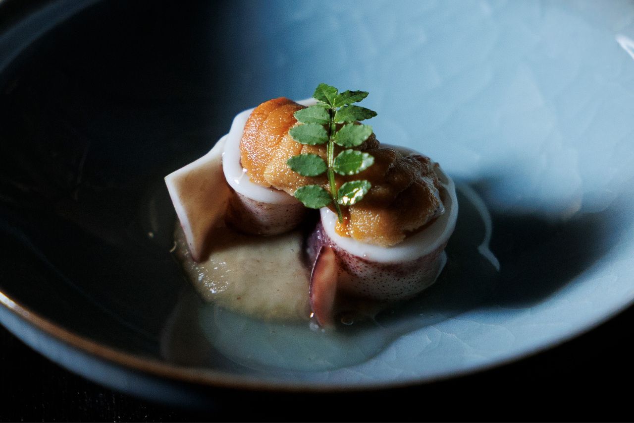 Chef's choice course + non-alcoholic pairing