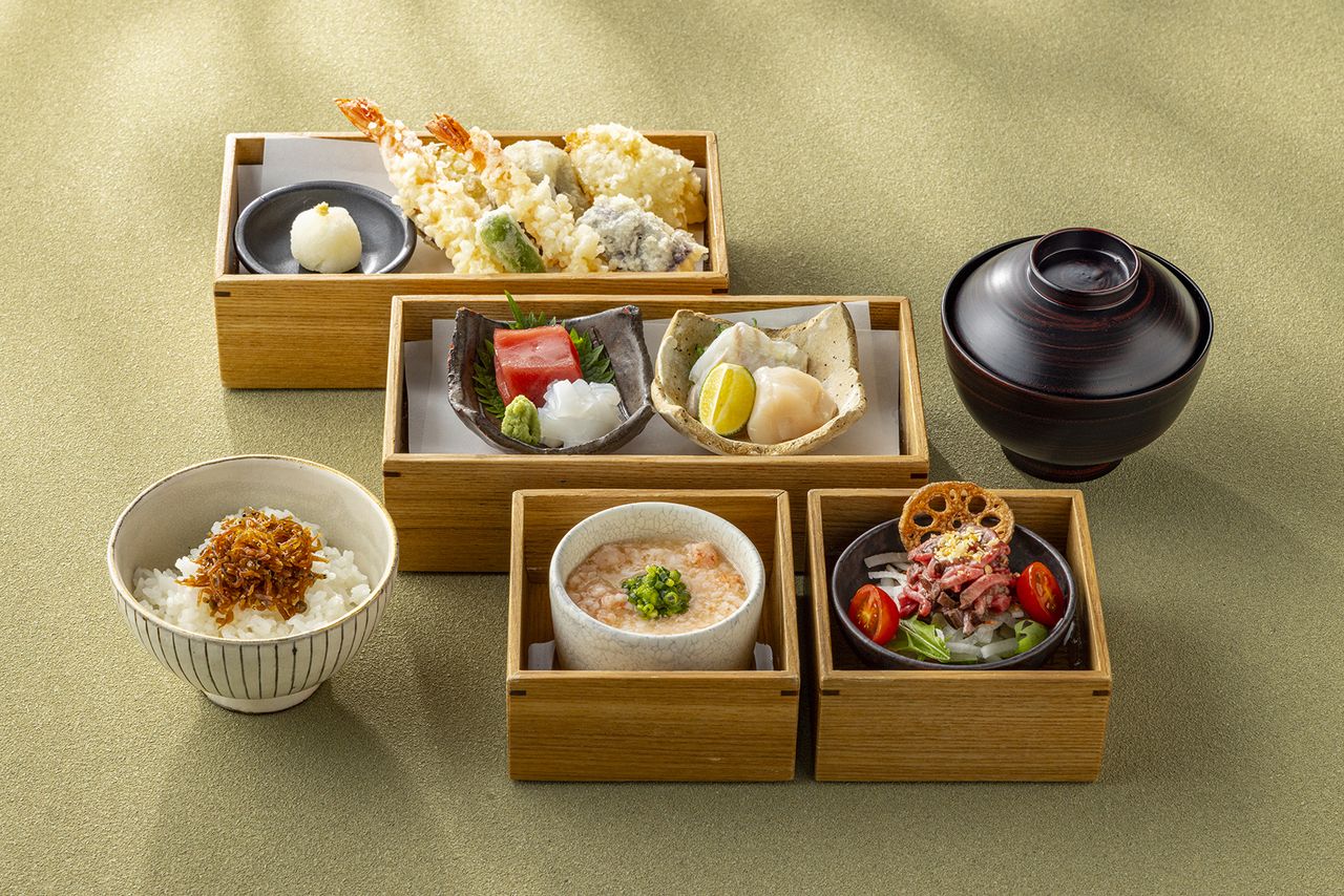 鮮魚のお造りや5種の天ぷらがお楽しみいただけるカジュアルランチ「十二颯小箱」