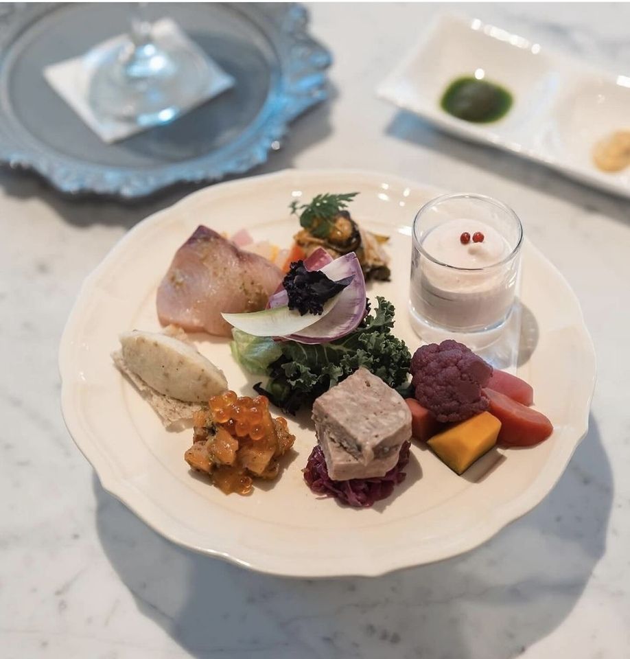 Weekend and Holiday Limited Lunch Course