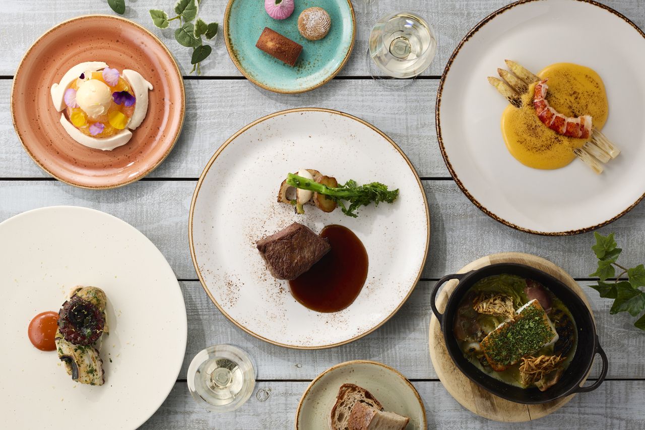 [ความนิยมอันดับ 1 / จำกัด 5 ที่นั่งต่อวัน] เลือกได้ตั้งแต่อาหารเรียกน้ำย่อยไปจนถึงของหวาน! รวม 4 คอร์สอาหารกลางวันสุดอิ่มอร่อย