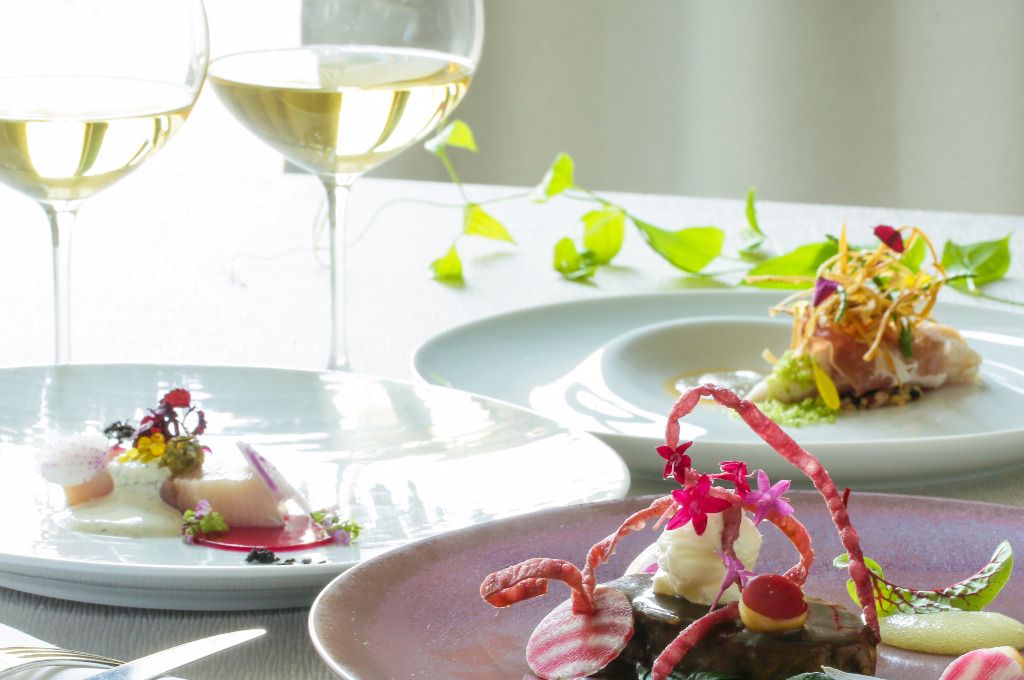 【ワインペアリング付き贅沢ランチ】乾杯ドリンク&ペアリング2杯付き5品ランチ
