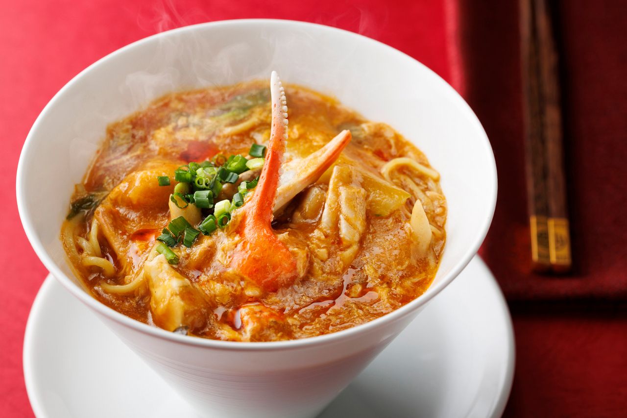 平日ランチ限定！　ワタリガニ仙台辛味噌湯麺＋点心付き！