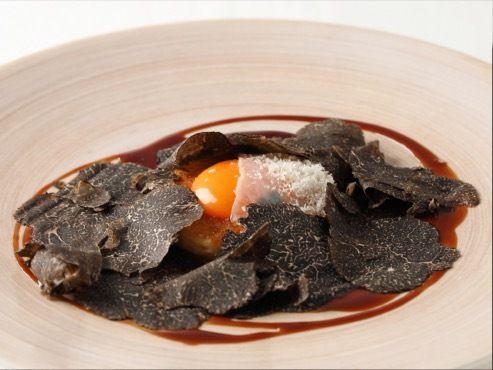 オールインクルーシブショートコースのお料理、トリュフ、お飲みものが含まれたコース）