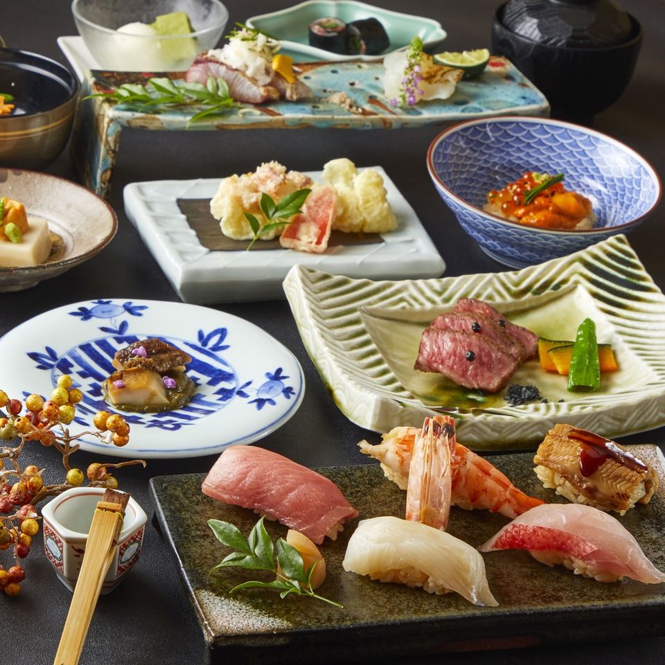 [Extreme Sushi Kaiseki] "Five pieces of Edomae sushi and A5 Wagyu beef steak" & "Abalone tempura / Fried pufferfish / Small hot pot with Wagyu beef and winter yellowtail in Japanese broth" 6,818 yen (excluding tax)