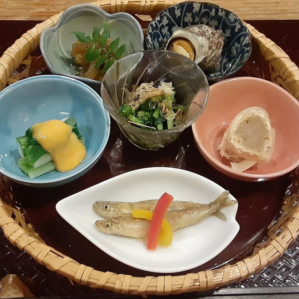 [Four Seasons Omakase Course] 6 to 7 dishes including appetizers, sashimi, grilled dishes, and simmered dishes