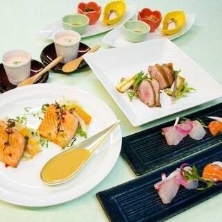 4/1~  8 dishes with all-you-can-drink for 6,500 yen