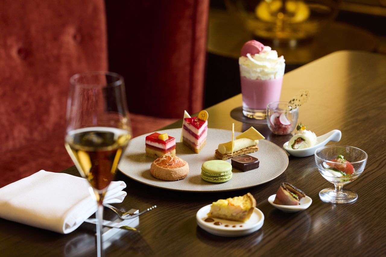 Pierre Hermé Afternoon Tea with Macaron Gift