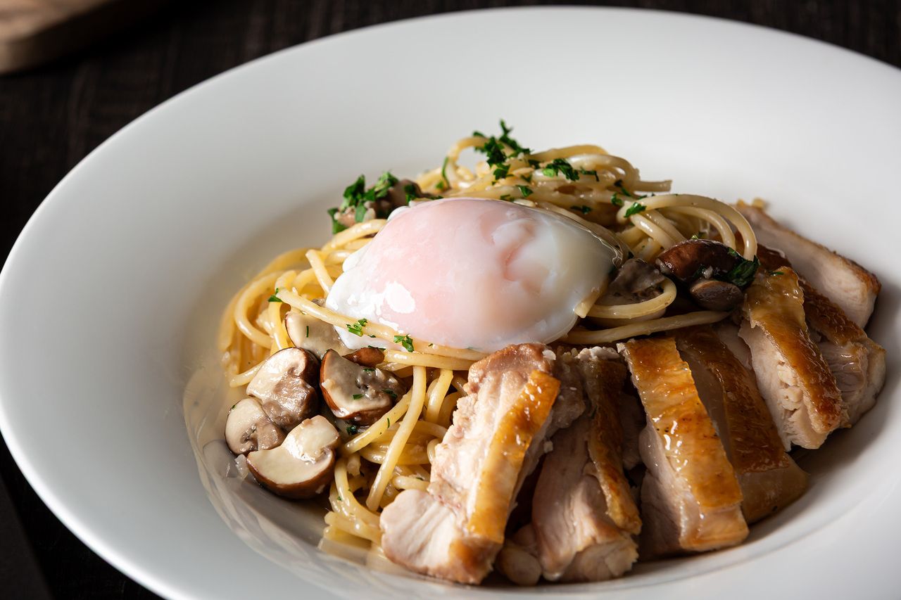 Web Special — Lunch Set: Peperoncino with jidori chicken and brown mushrooms, topped with an onsen-style soft egg (includes 1 drink)