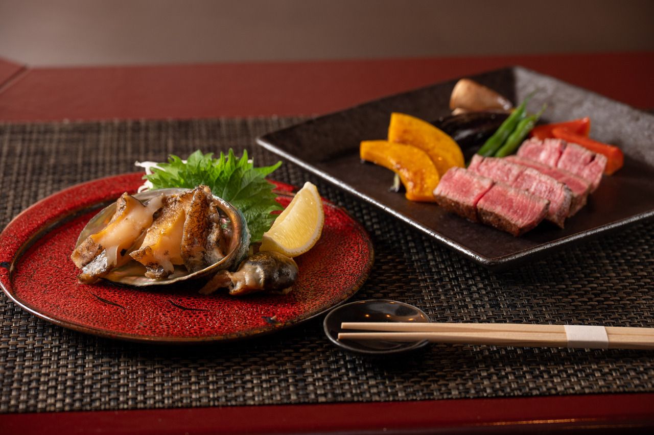 Brand beef and fresh abalone lunch course