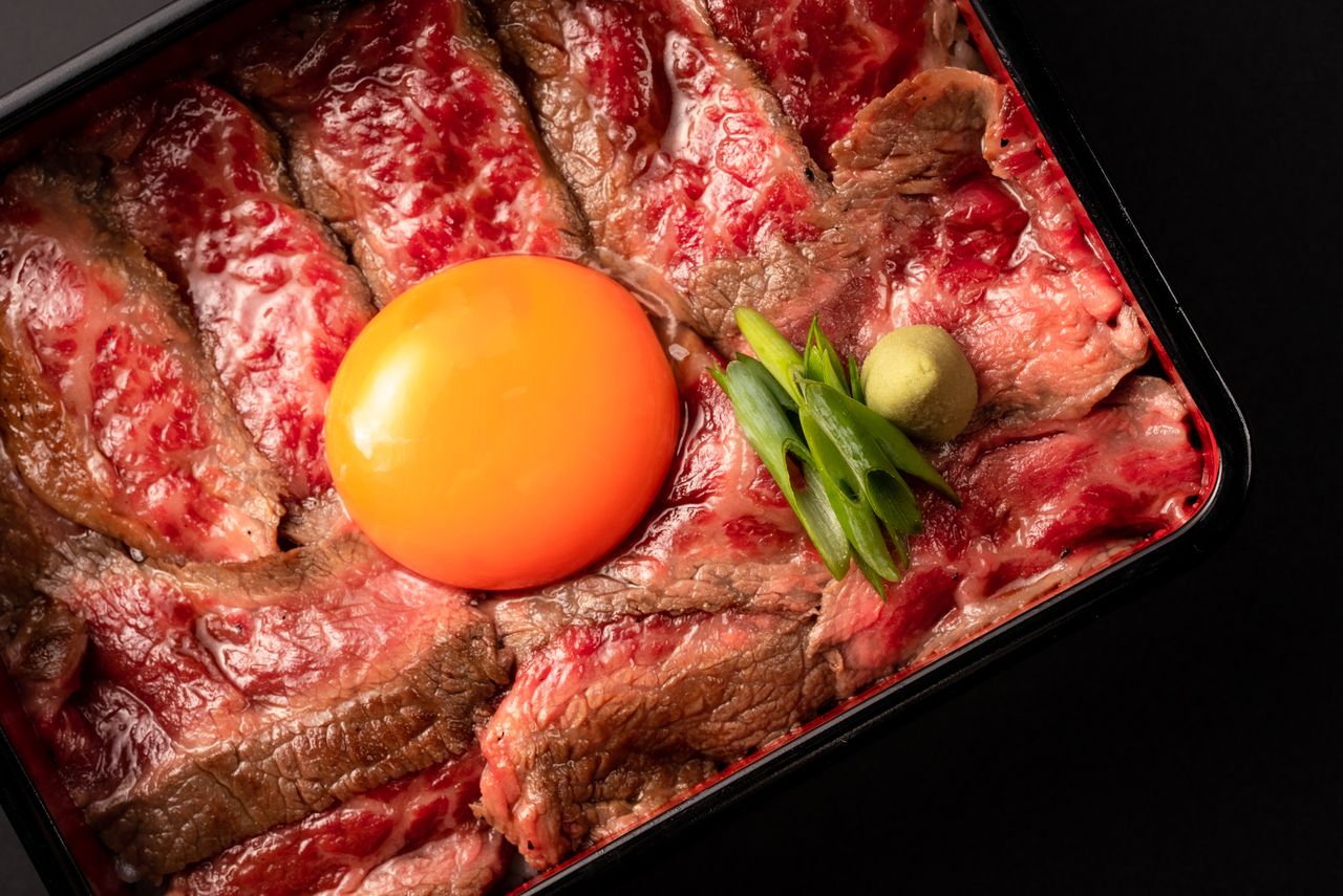 Mangkuk nasi stik fillet cair di mulut anda