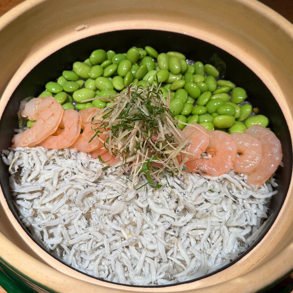 "Rice-filled" course: Rice seasoned with seasonal fish *Plain rice is not served