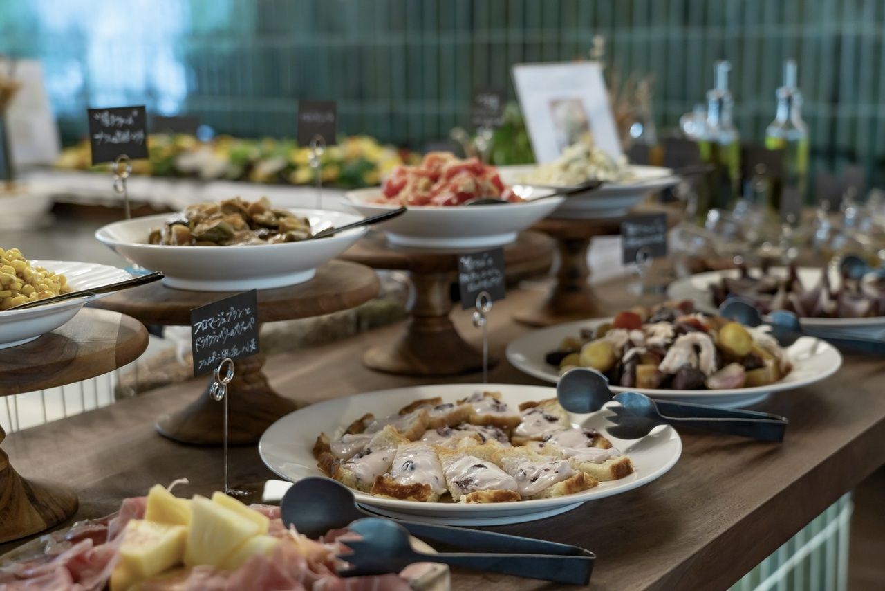[Weekends & Holidays] Wellbeing Salad Buffet — S