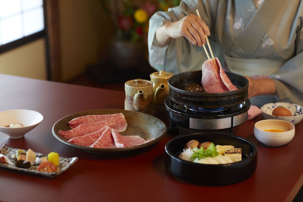 Lunch – Niseko Sukiyaki Course