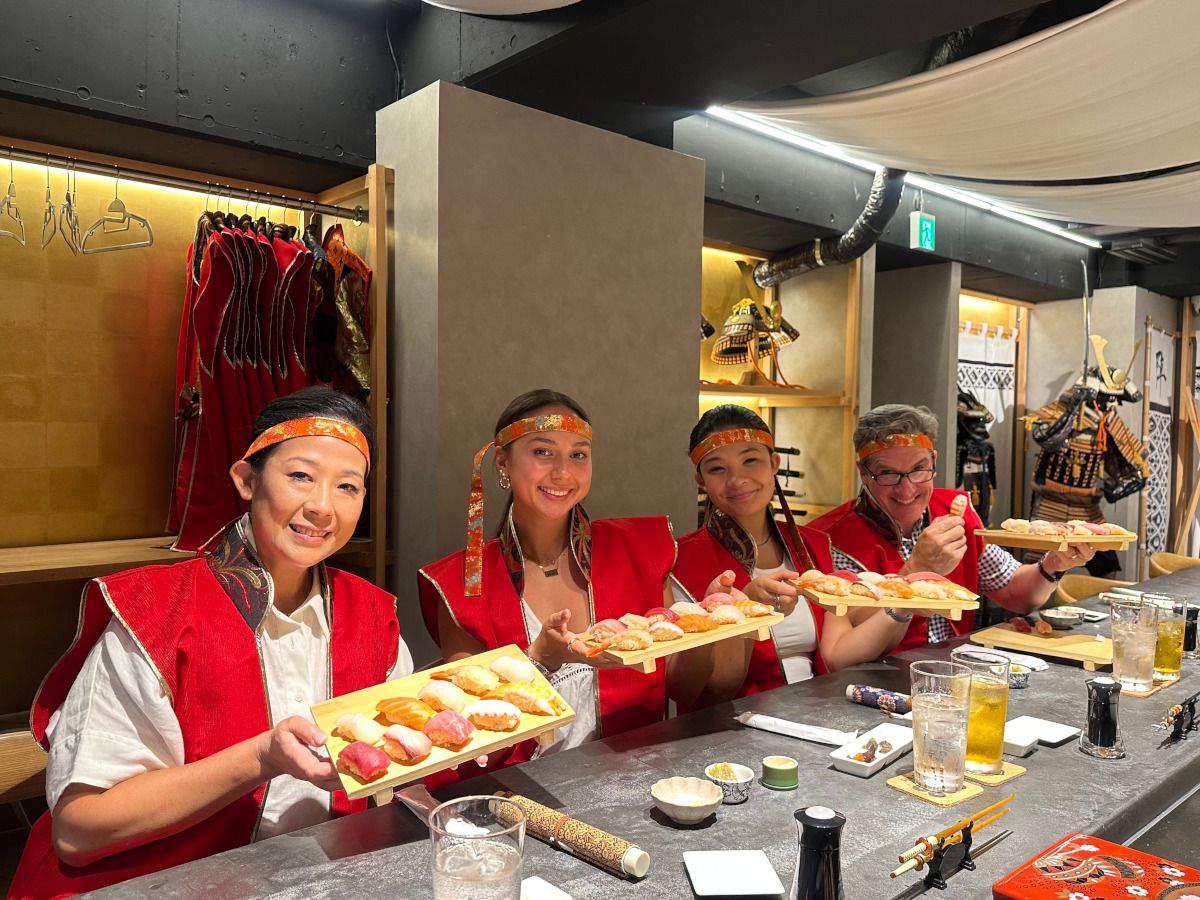 [13:30] Three types of sushi making experience (course with dessert)