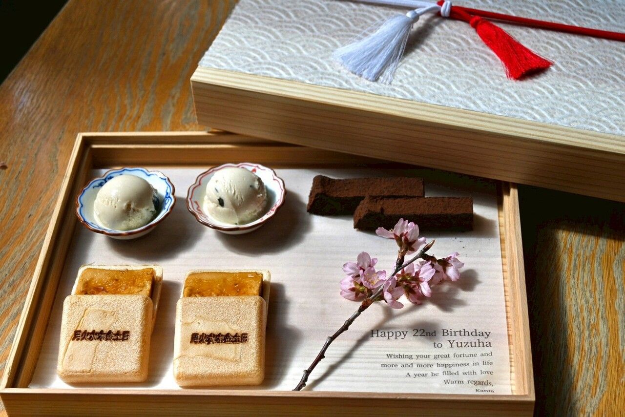 【主廚精選套餐】包含週年紀念甜點 *工作日包含香檳祝酒！