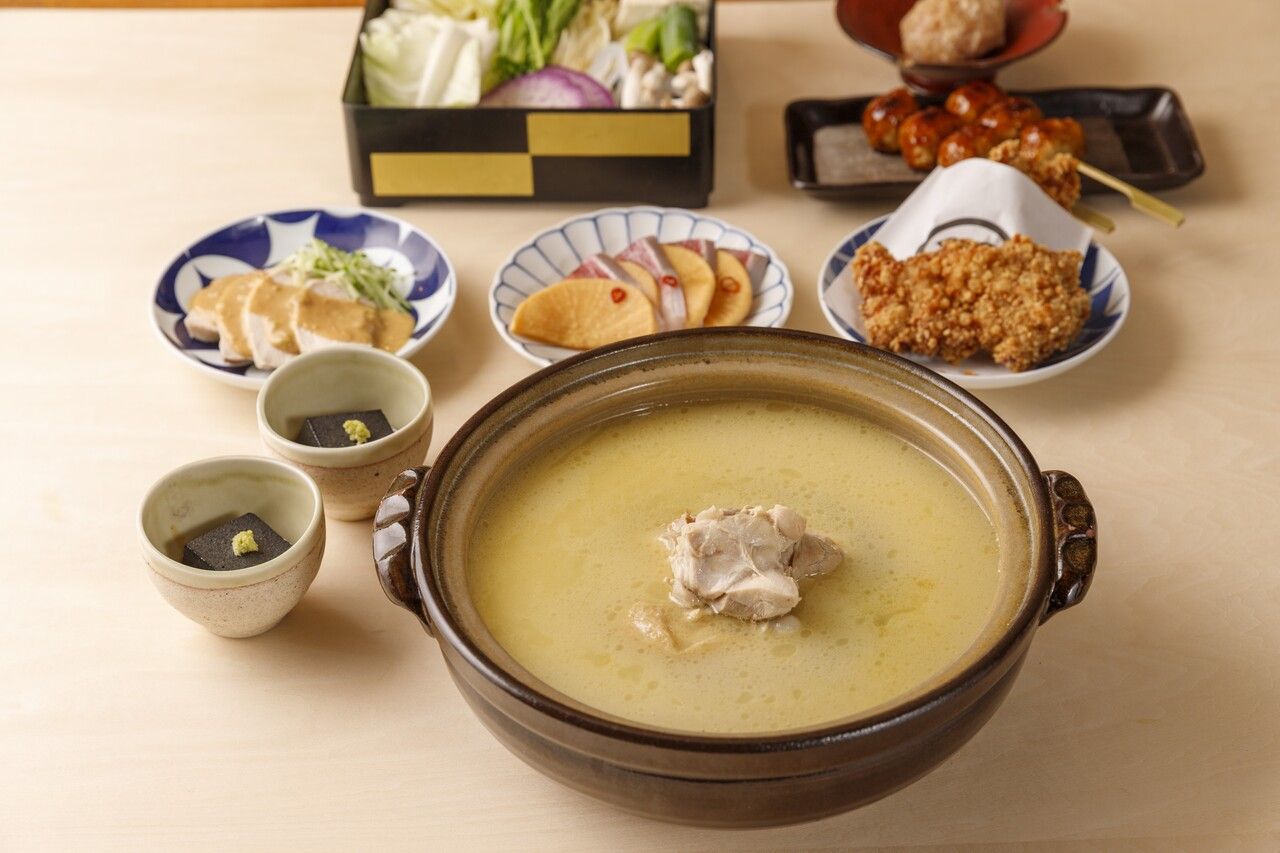 【灯-あかり】白濁の水炊き鍋コース　全8品　2時間飲み放題付き　総額5,500円