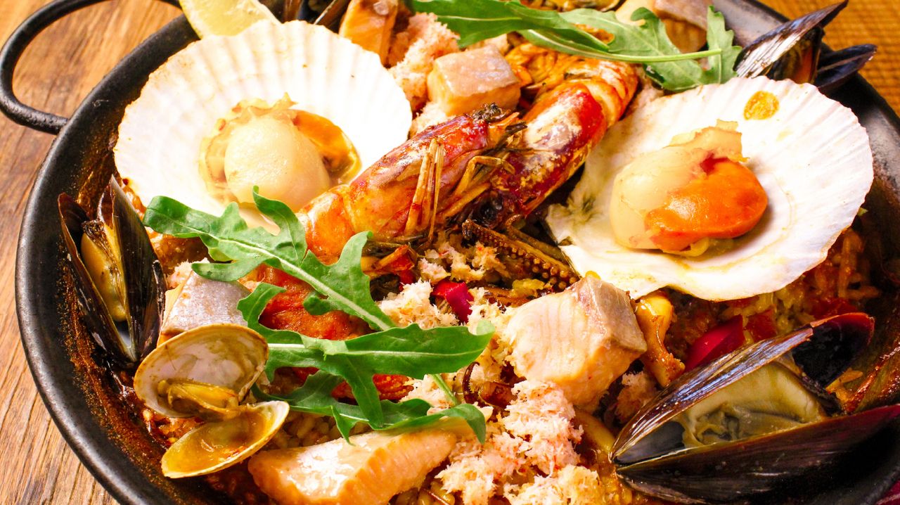 HP予約限定!!【ベストレートプラン｜新年会にもおすすめ★ディナー】LA BODEGA パエリャコース《平日限定プレミアム飲み放題付き》［4名様～］