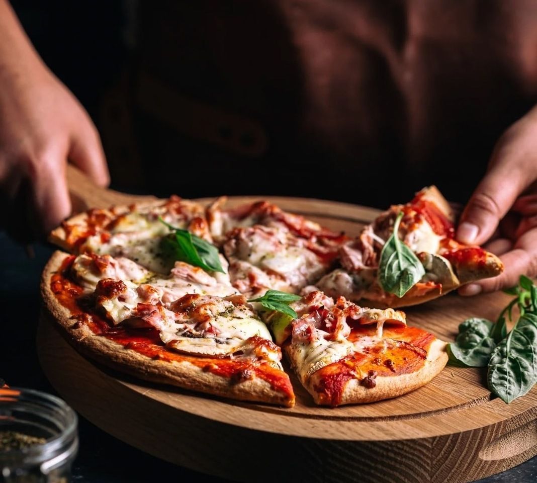 Weekday dinner only [Casual Course] A great value course that includes a toast drink and our most popular oven-baked pizza.