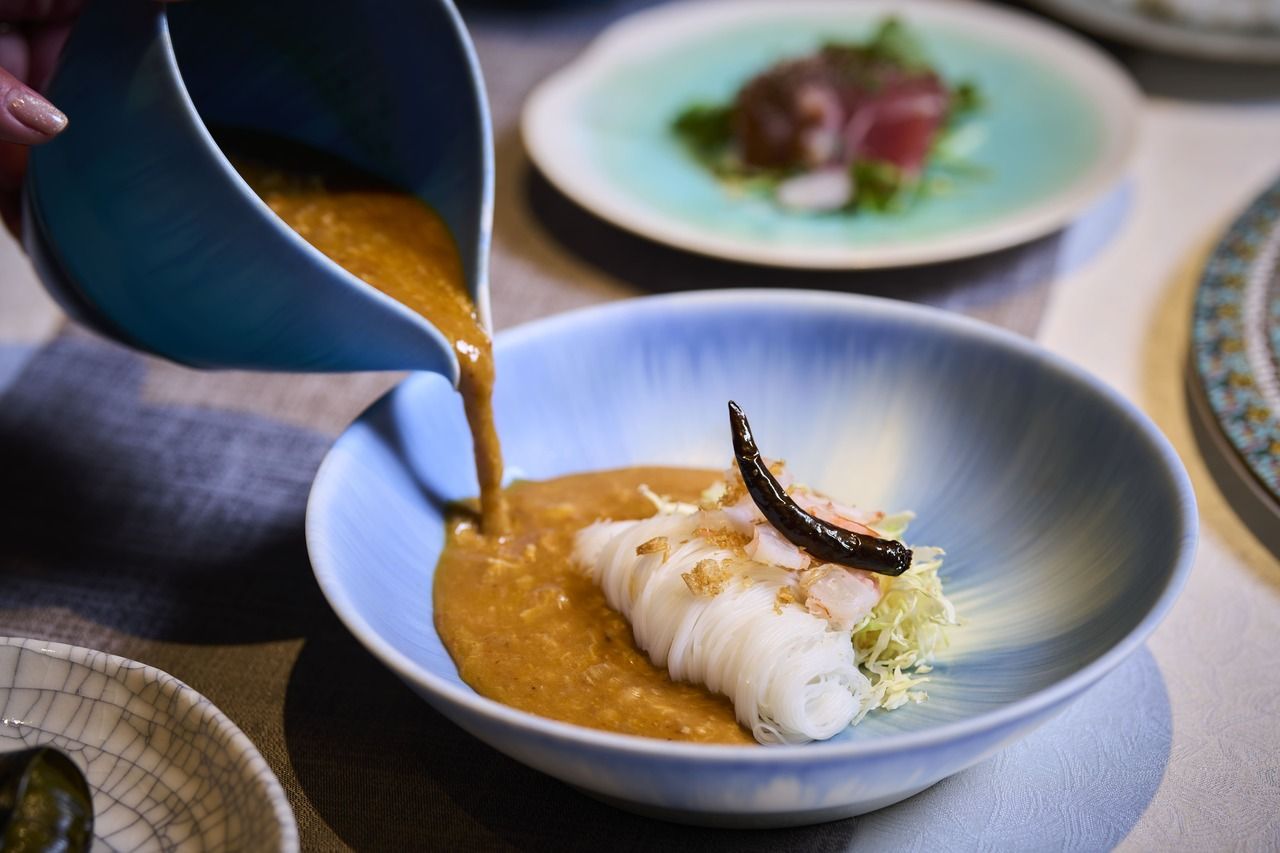 Ayatana 春の8種ディナーコース