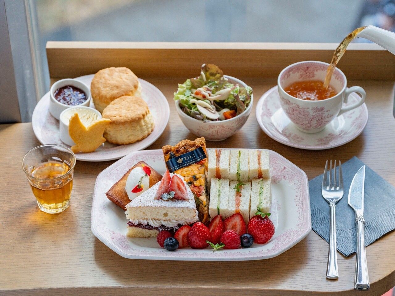 KIKI's Afternoon Tea Set -Umeda Style- [Strawberry Thief] (14:00～15:20）