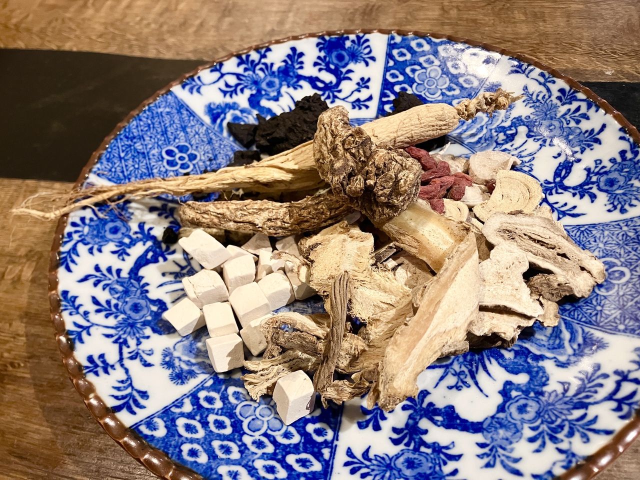 特別薬膳養生火鍋コース2026年新スープ