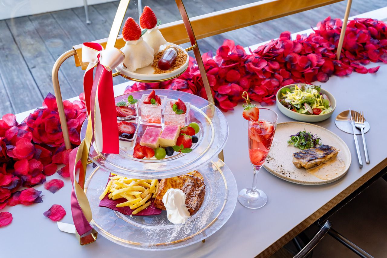 【含午餐及90分钟畅饮】奢华阿玛欧下午茶甜点午餐套餐