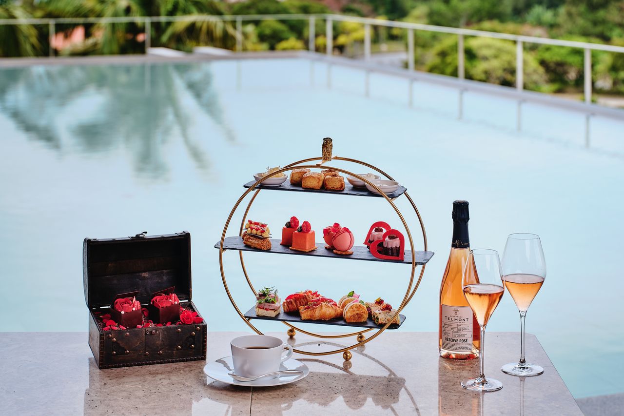 【Valentine's Day Special with Glass of Champage】The Ritz-Carlton, Okinawa Afternoon Tea Set