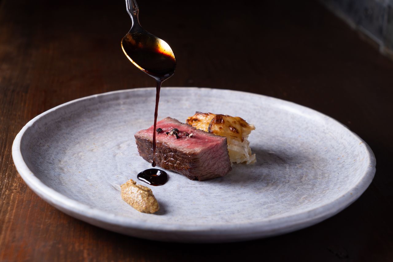 Menu Prune 7 plats au total, y compris votre choix de plat principal + thé et friandises après le repas