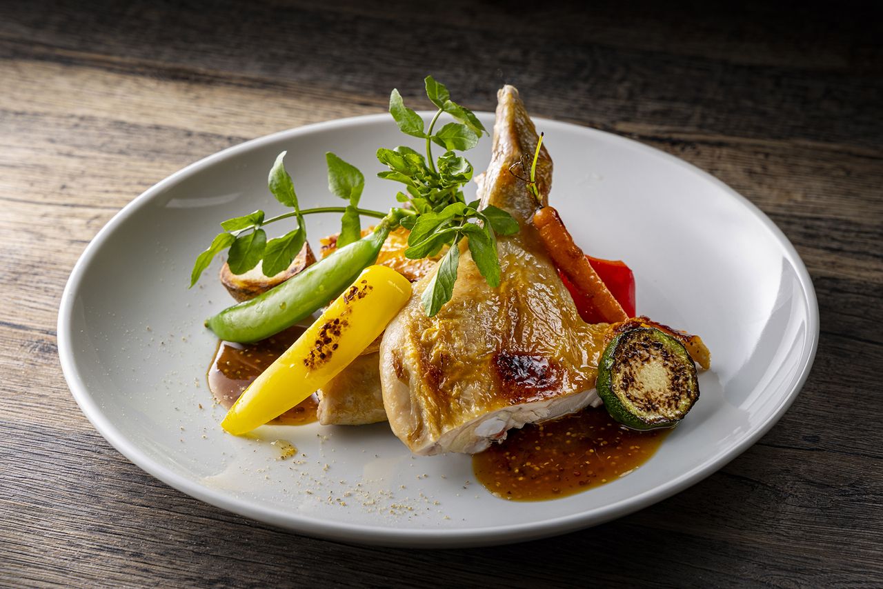Dinner course (grilled chicken thigh with bone)