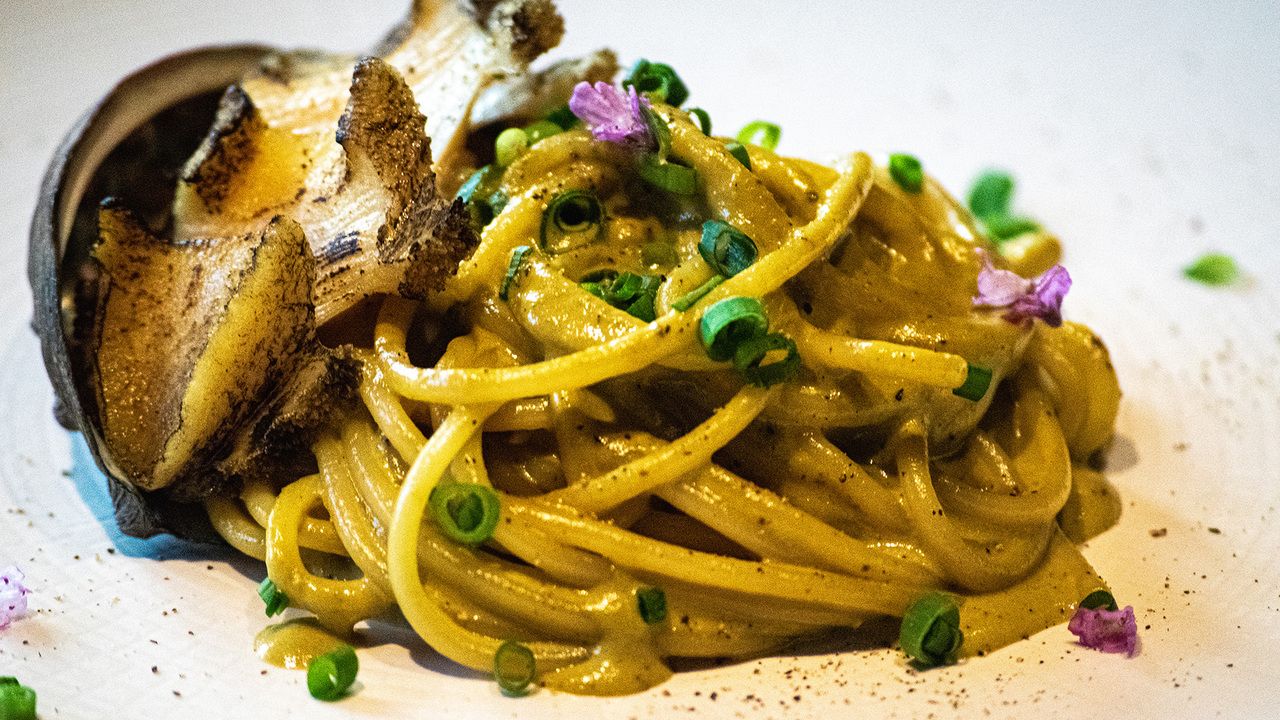 Lunch buffet with choice of main dish (pasta) [Weekends and holidays in June and July]