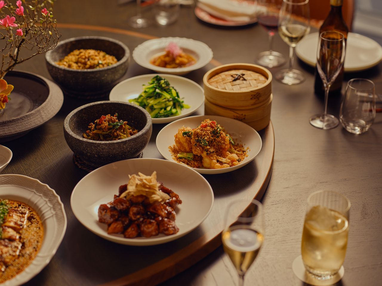【平日限定】大皿料理を囲むフリーフロー付きディナー