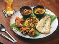 【SIGNATURE LUNCH】(Vegetarian) Appetizer platter + 2 types of curry & biryani + drink