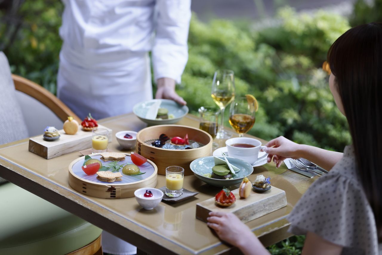 夏のコース仕立てアフタヌーンティー 【THE GARDEN BAR】