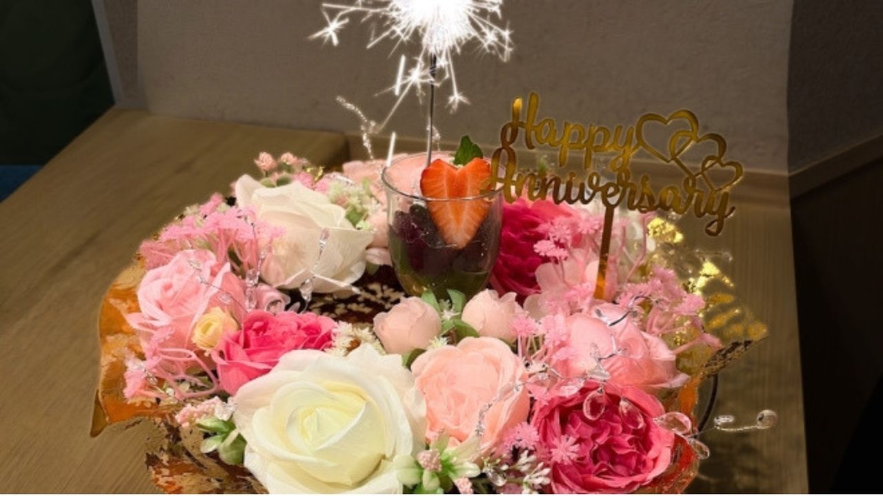 【周年纪念及生日】庆祝寿司套餐，搭配花束式甜点拼盘