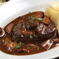 【週末限定ランチコース】　牛フィレ肉グリル　赤ワインソース　乾杯にフランチャコルタ付￥10300円→￥8000(税込)