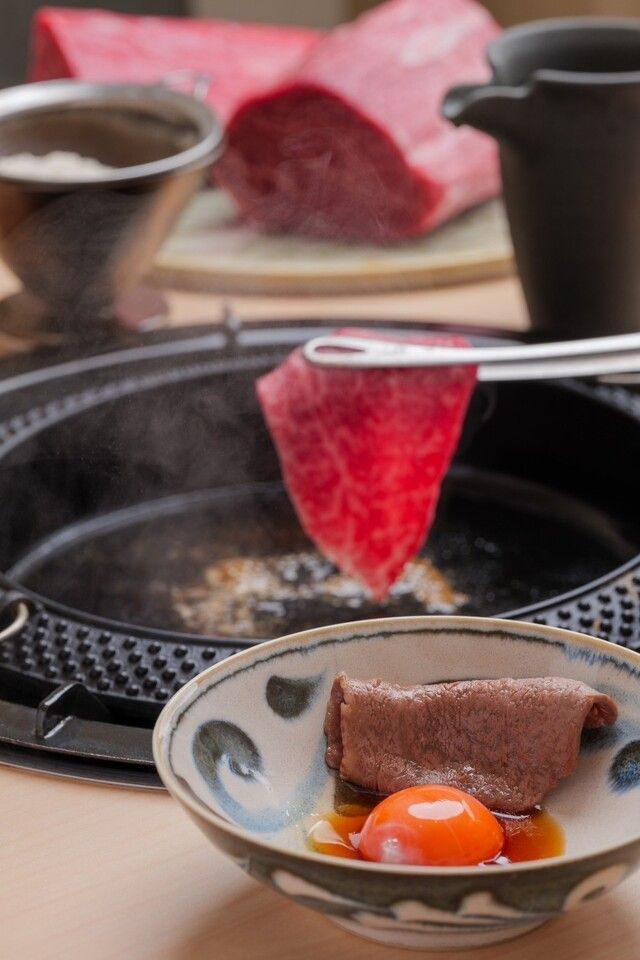 Private rooms guaranteed! We offer a new [Sukiyaki or Shabu-Shabu Course] allowing you to enjoy Wagyu beef. You can choose between sukiyaki or shabu-shabu. The course includes “Classic Wagyu Yukke” and “Spicy-Savory Brioche Cutlet Sandwich made with carefully selected tenderloin.”