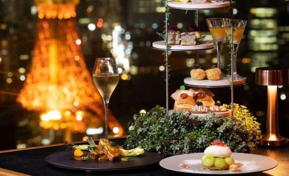 【窓側確約】8月8日（土）限定！シャンパン、山崎、白州含むフリードリンク付 MOONLight High Tea